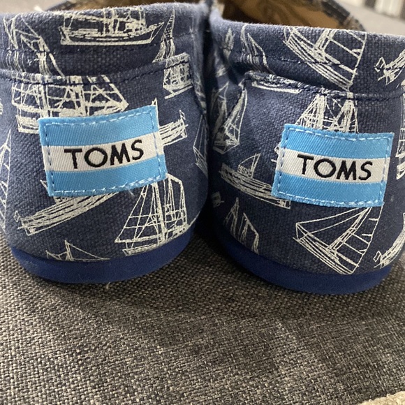 Womens TOMS LOAFERS NAUTICAL SAILING PRINT Sz 8p blue white - Picture 3 of 5